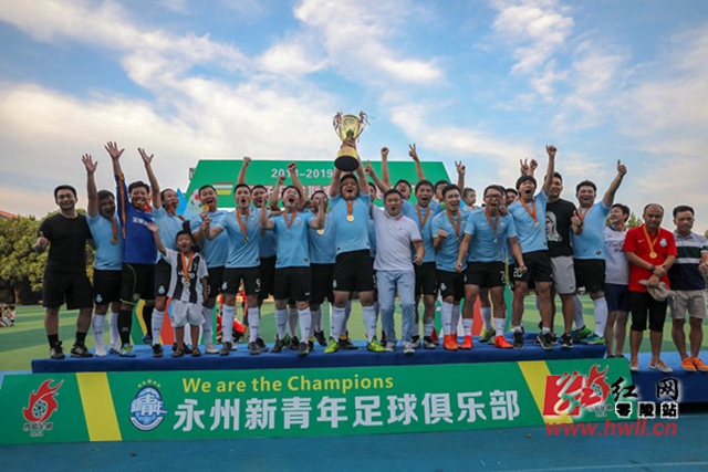 利物浦考虑引进新右后卫以应对后防问题
